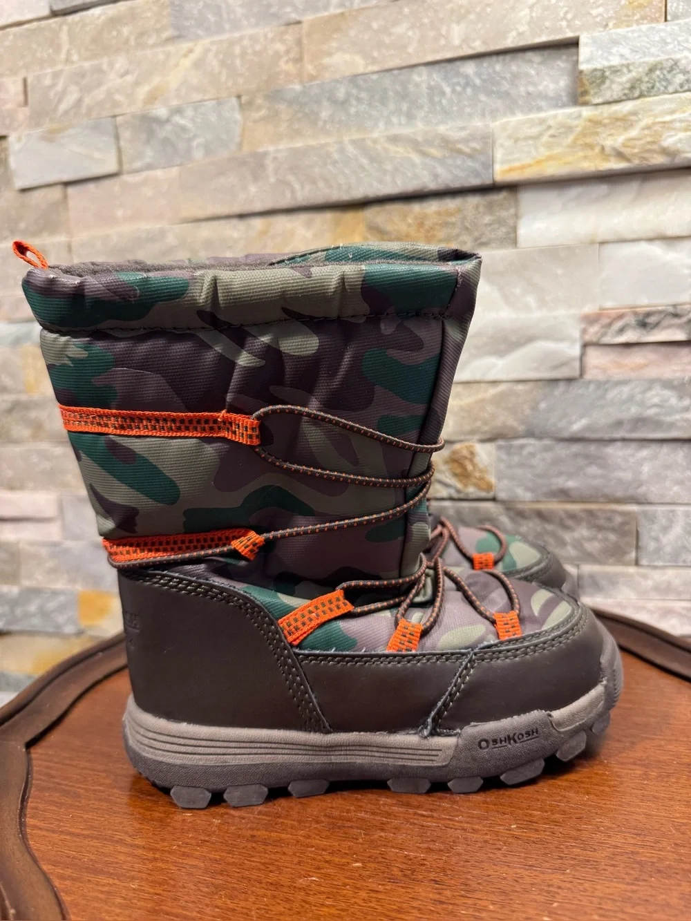 Kids Sz 10M OshKosh Camo Orange Snow Winter Hiking Outdoor Hunting Boots Shoes